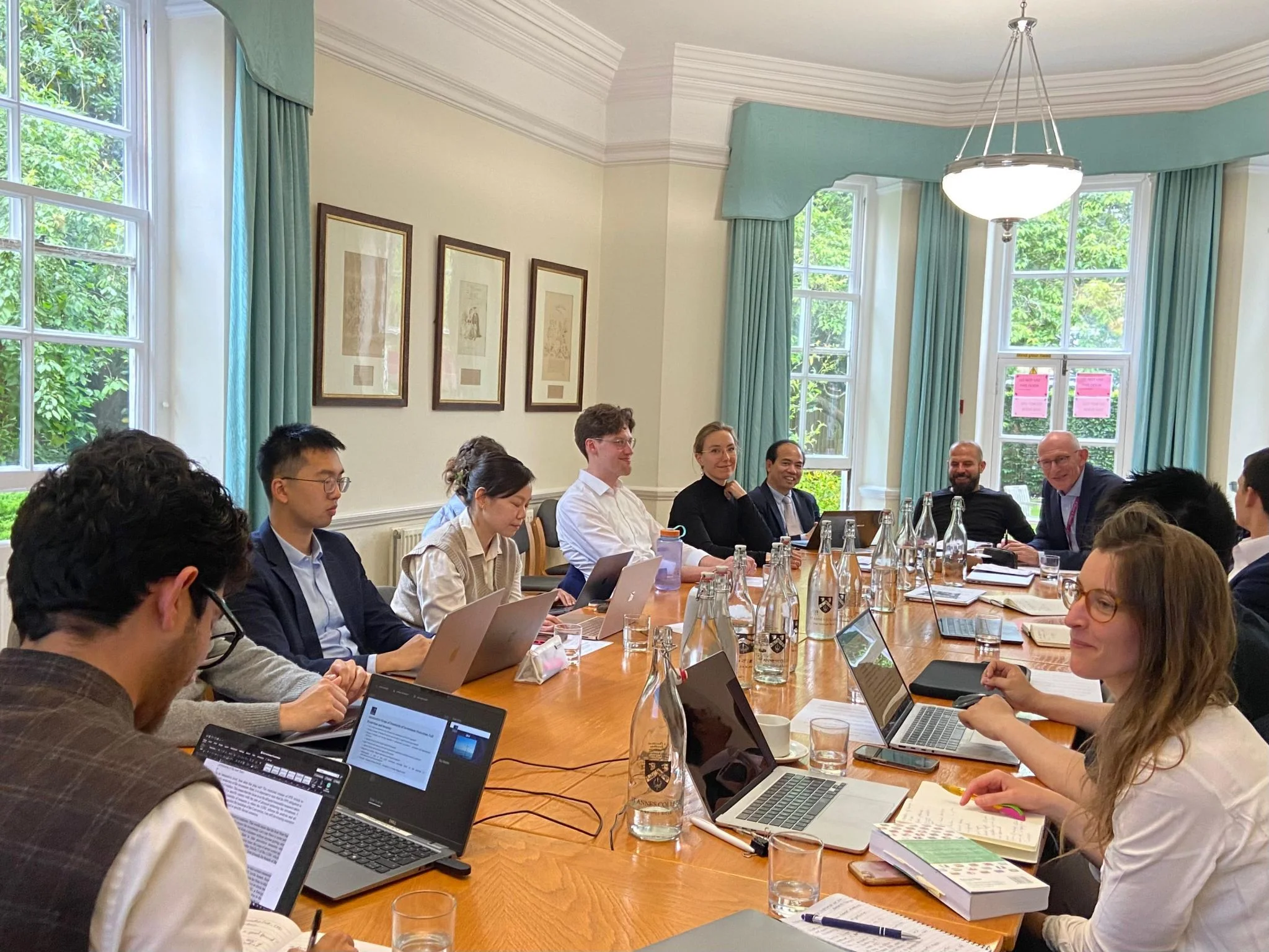 Die Doktorandinnen und Doktoranden stellten sich gegenseitig den derzeitigen Stand ihrer Promotionen vor